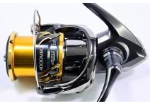 Shimano 20 Twin Power C3000MHG